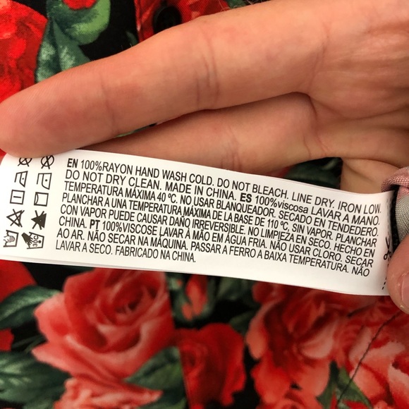 Forever 21 Men, Roses Short Sleeve Button-Up, M - Picture 5 of 5